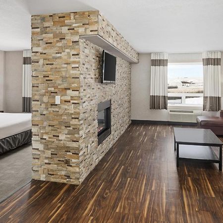 Home Inn & Suites - Swift Current Buitenkant foto